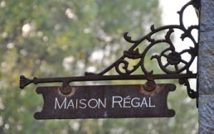 Maison Regal - aanhangbord